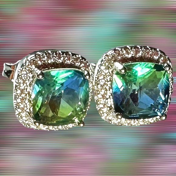 Silver and Green Gemstone
Square Stud Earring - Picture 12 of 16